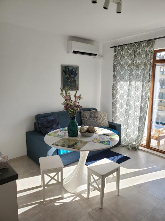 Obzor Tatyana Apartaments Bonjour ภายนอก รูปภาพ